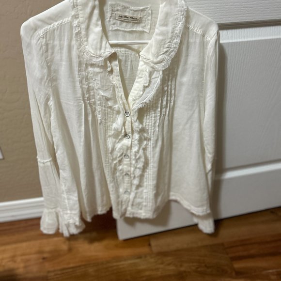 LIKE NEW! Women's We the Free White Pleated/Ruffled Blouse - XS - Picture 12 of 13